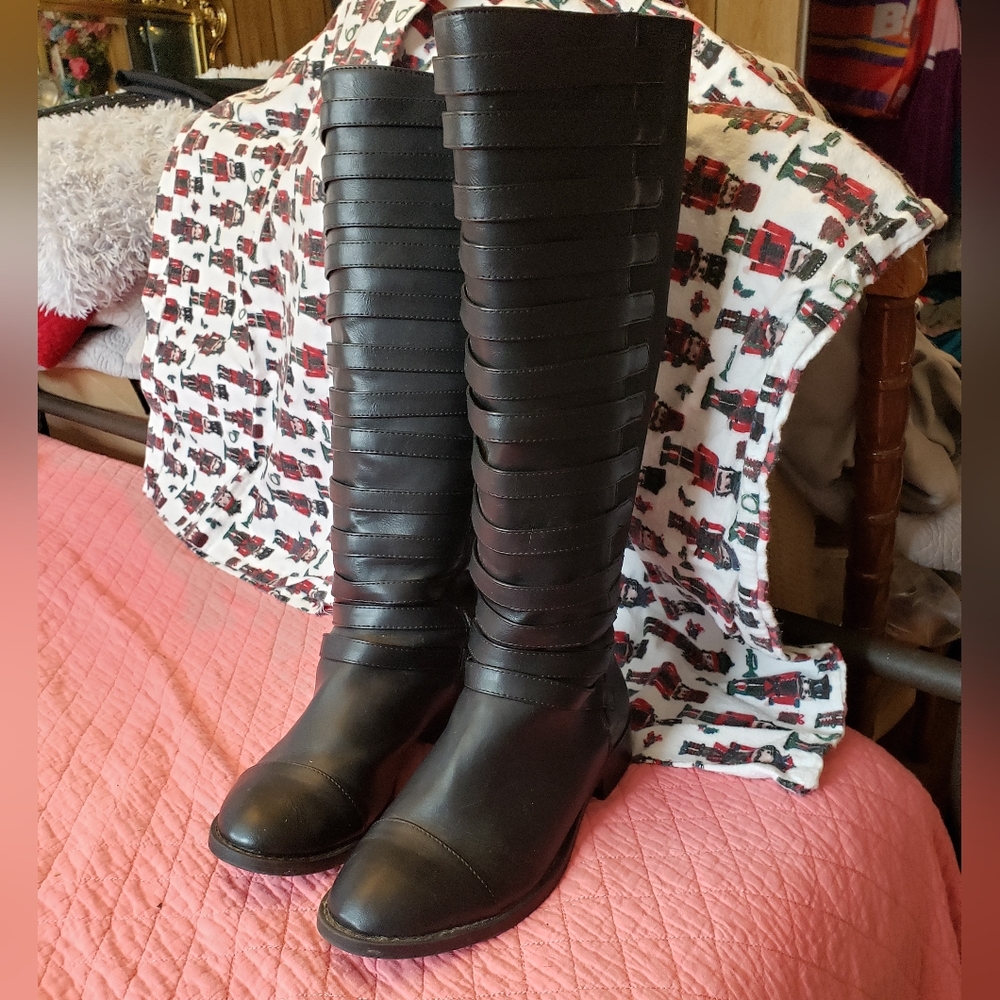 Torrid black boots